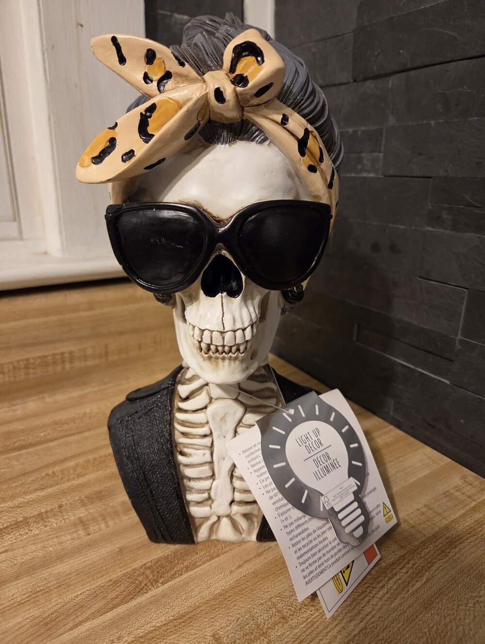 Messy Bun & Leopard  Skeleton Decor NWT (Lights Up) - Picture 2 of 6